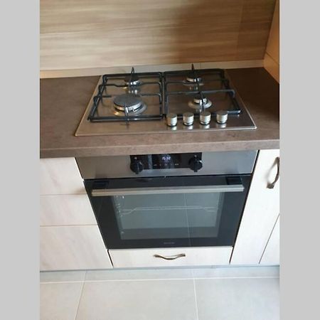Apartamento Confort Studio With A Marvelous Kitchen Bucarest Exterior foto