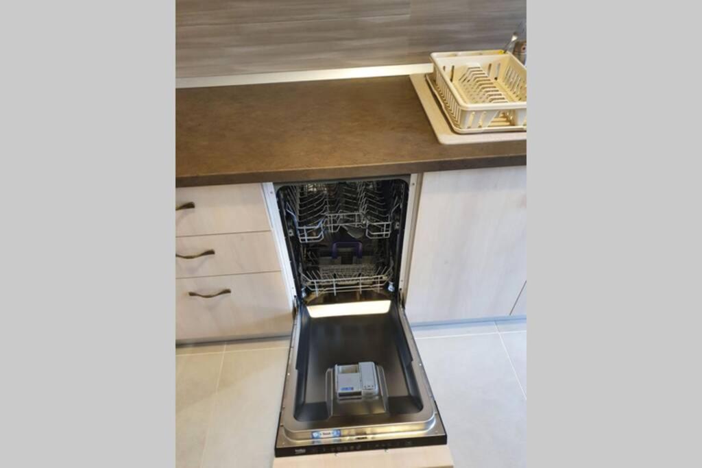 Apartamento Confort Studio With A Marvelous Kitchen Bucarest Exterior foto